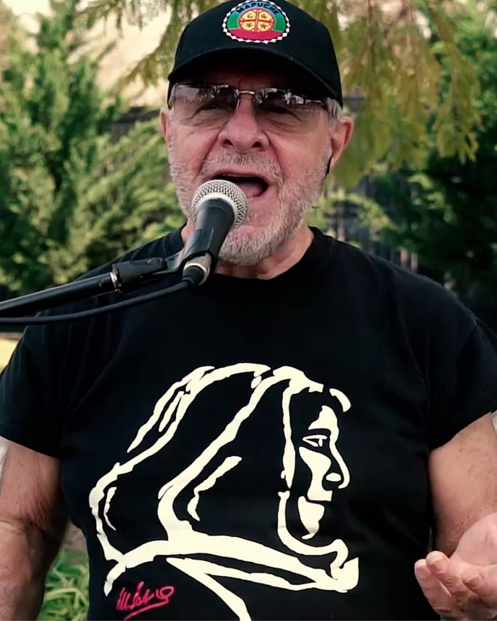Leon Gieco Portrait