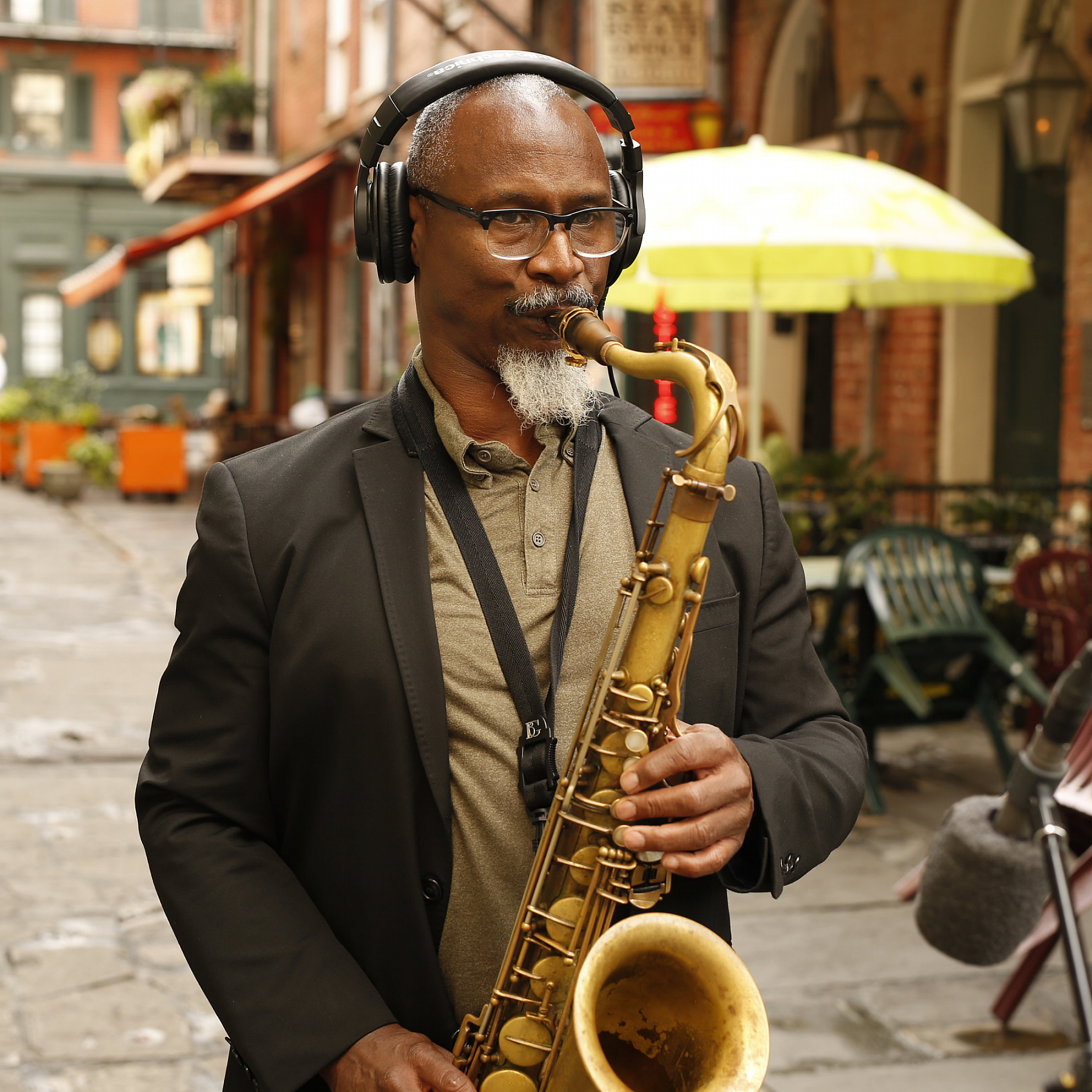 Saxday entry square