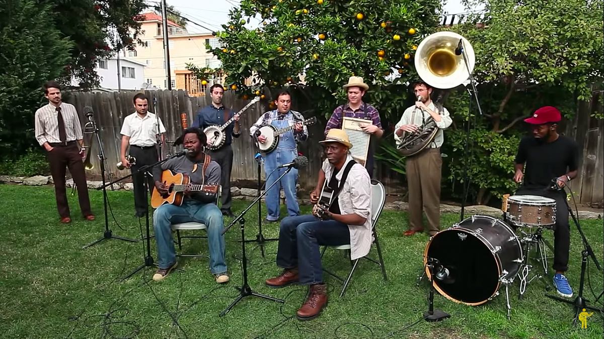 Honky Tonk Women live outside thumbnail