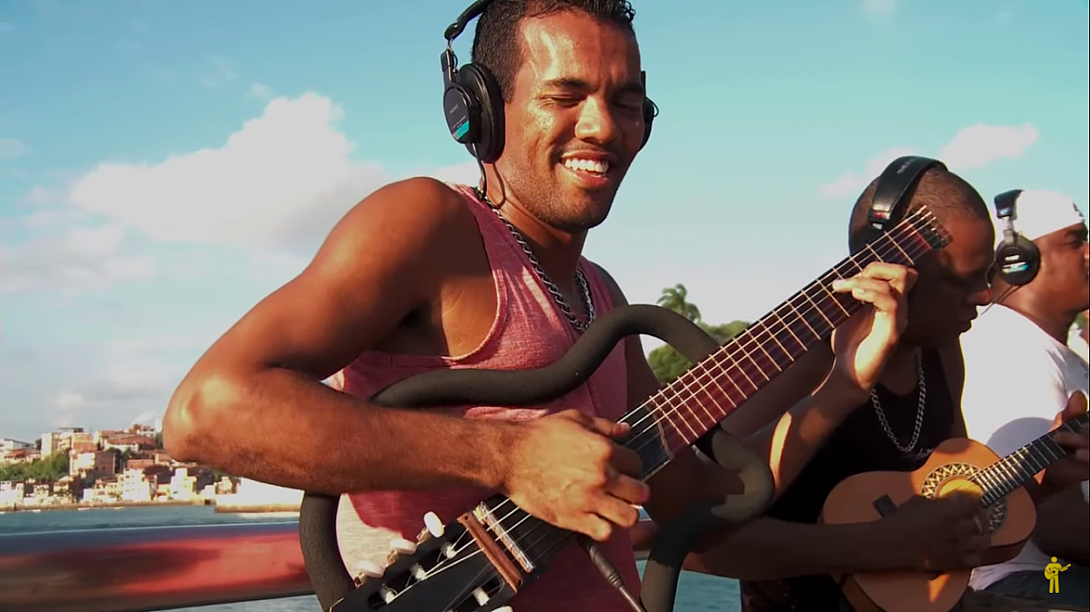 Samba De Viola LIVE OUTSIDE THUMBNAIL